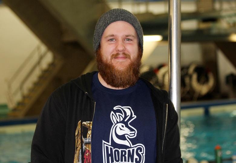 Swimming to the music improves performance